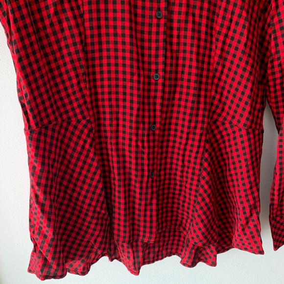Be Holiday Picture ready with this Women Plaid Bottom Down Shirt! - Picture 3 of 3